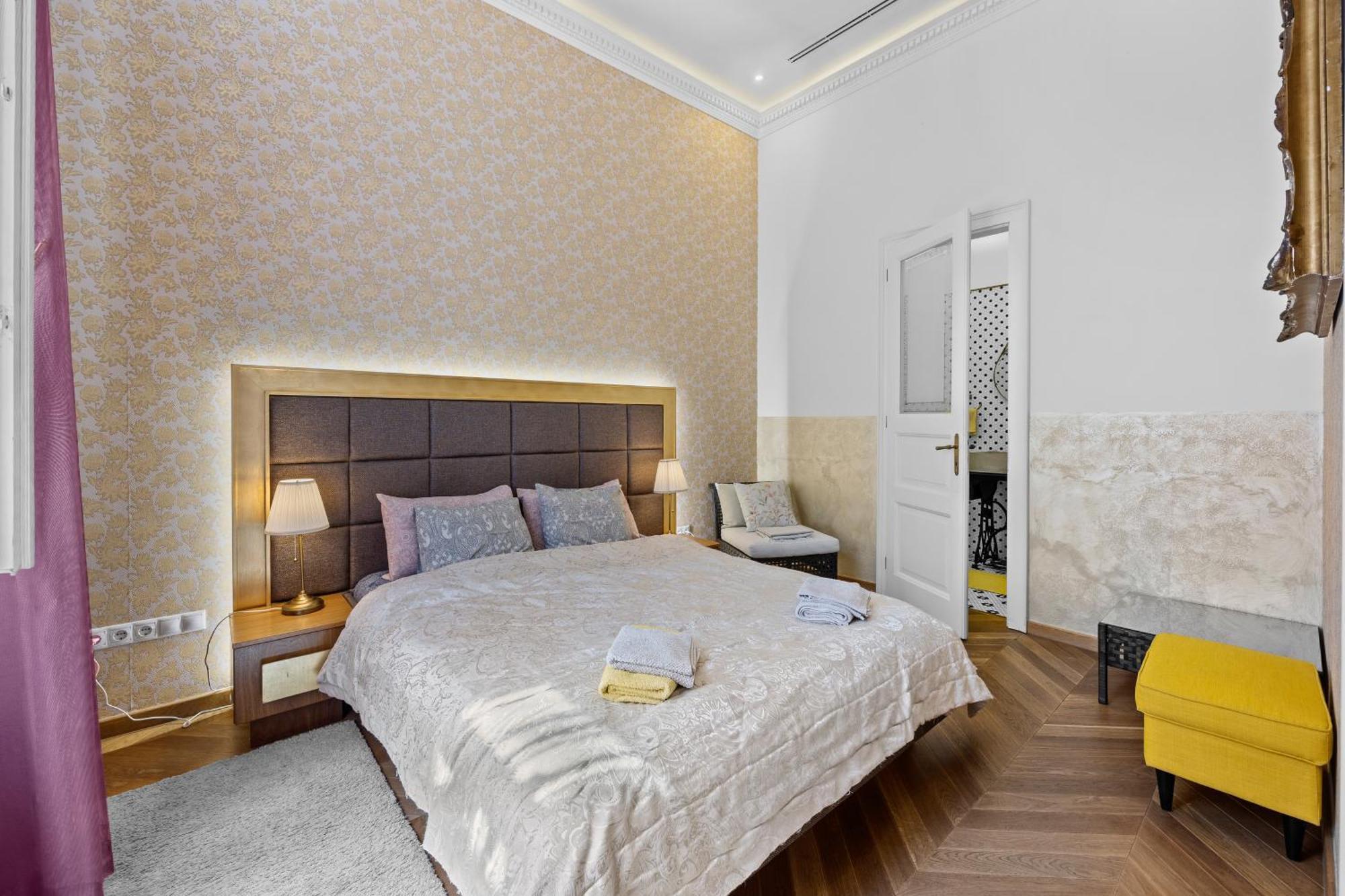 Count Zrinyi Luxourious Residence Budapest Extérieur photo
